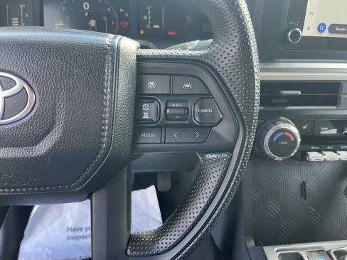 Certified 2025 Toyota Tacoma SR5 AWD/4WD image 19