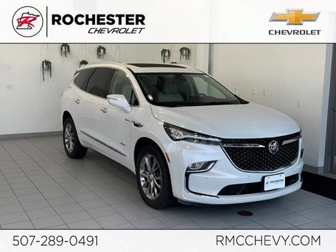 Used 2022 Buick Enclave Avenir AWD/4WD image 1