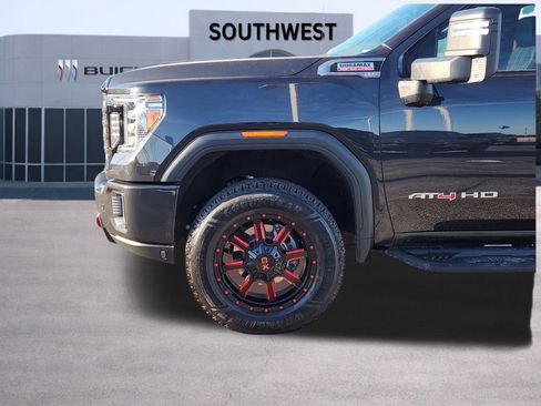 Used 2020 GMC Sierra 2500 AT4 w/ AT4 Premium Package image 9