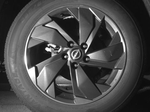 Used 2025 Nissan Rogue SV AWD/4WD image 15