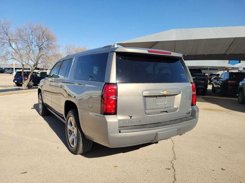 Used 2017 Chevrolet Suburban Premier image 4