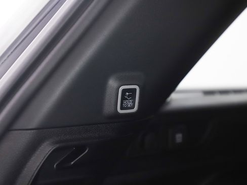 Used 2024 Jeep Grand Cherokee Altitude image 17