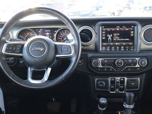 Used 2018 Jeep Wrangler Unlimited Sahara image 13