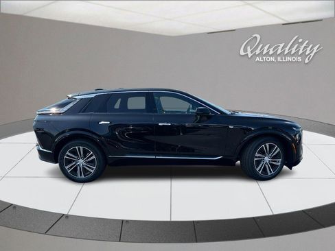 New 2025 Cadillac Lyriq Luxury image 2