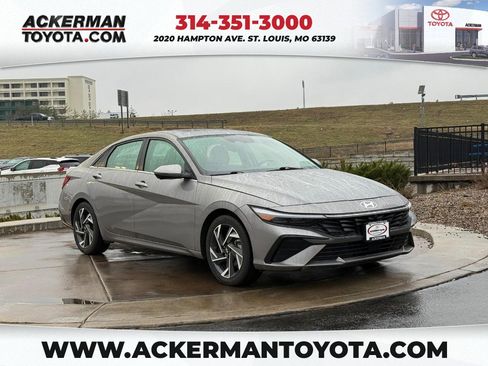 Used 2024 Hyundai Elantra Limited image 1