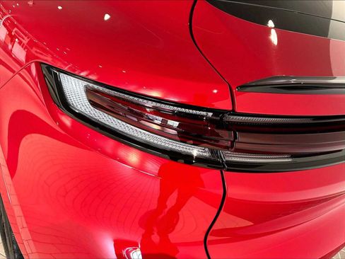 New 2026 Porsche Cayenne Coupe AWD/4WD image 31