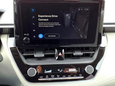 Used 2026 Toyota Corolla Cross L image 15