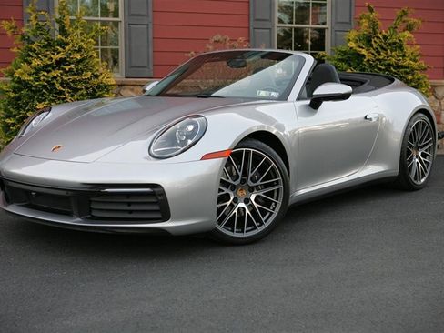 Used 2024 Porsche 911 Carrera w/ Premium Package RWD image 13