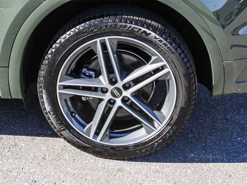 Used 2023 Audi Q5 e Premium Plus w/ Premium Plus Package image 7