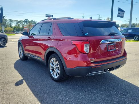Used 2021 Ford Explorer XLT w/ Equipment Group 202A RWD image 4