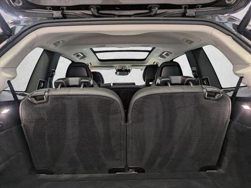 Used 2018 Volvo XC90 T6 Momentum w/ Convenience Package image 6