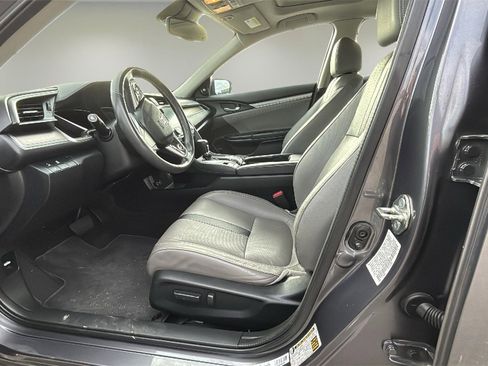 Used 2017 Honda Civic Touring image 14