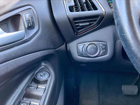Used 2014 Ford Escape Titanium FWD image 32