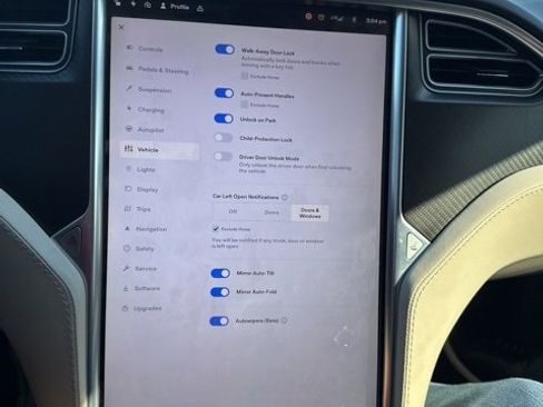 Used 2018 Tesla Model S 100D image 13