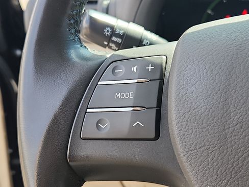 Used 2012 Lexus RX 450h AWD w/ Premium Pkg image 21