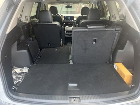 Used 2025 Volkswagen Atlas SE w/ Panoramic Sunroof Package image 9