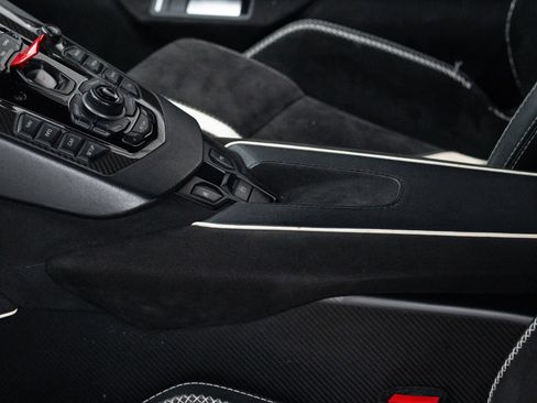 Used 2021 Lamborghini Aventador SVJ AWD/4WD image 54