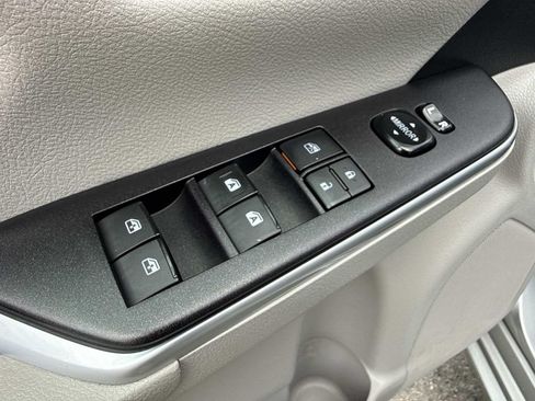 Used 2015 Toyota Camry LE FWD image 22