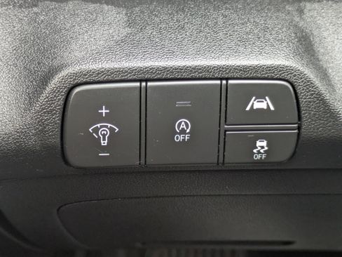 Used 2023 Hyundai Elantra SE FWD image 13