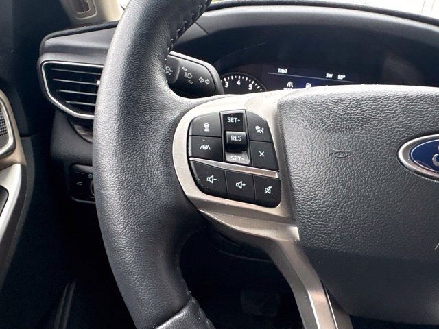Used 2023 Ford Explorer Limited w/ Equipment Group 301A AWD/4WD image 17