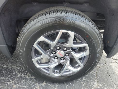 New 2026 GMC Sierra 1500 SLT image 8