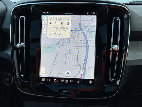 New 2025 Volvo XC40 B5 Core w/ Protection Package Premier image 20