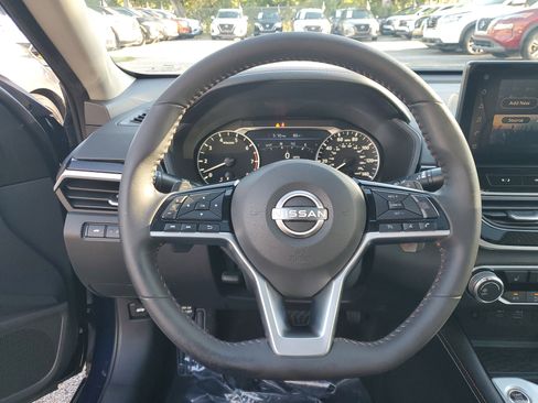 Certified 2023 Nissan Altima 2.5 SR w/ SR Premium Package image 18