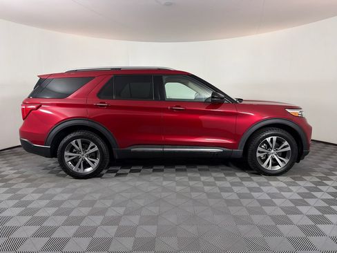 Used 2020 Ford Explorer Platinum w/ Premium Technology Package AWD/4WD image 2