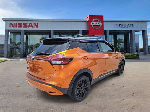 Used 2023 Nissan Kicks SR w/ SR Premium Package FWD image 4
