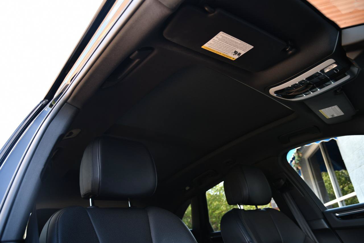 Used 2024 Porsche Macan AWD/4WD image 29