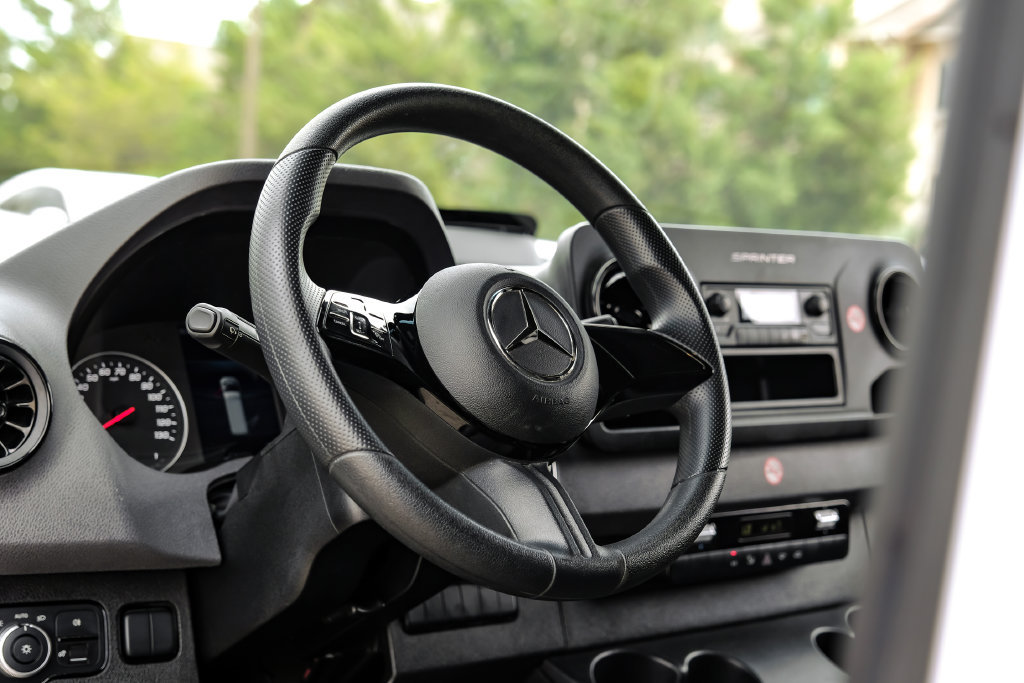 Used 2025 Mercedes-Benz Sprinter 2500 image 14
