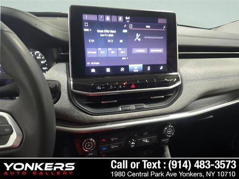 Used 2022 Jeep Compass Latitude AWD/4WD image 9