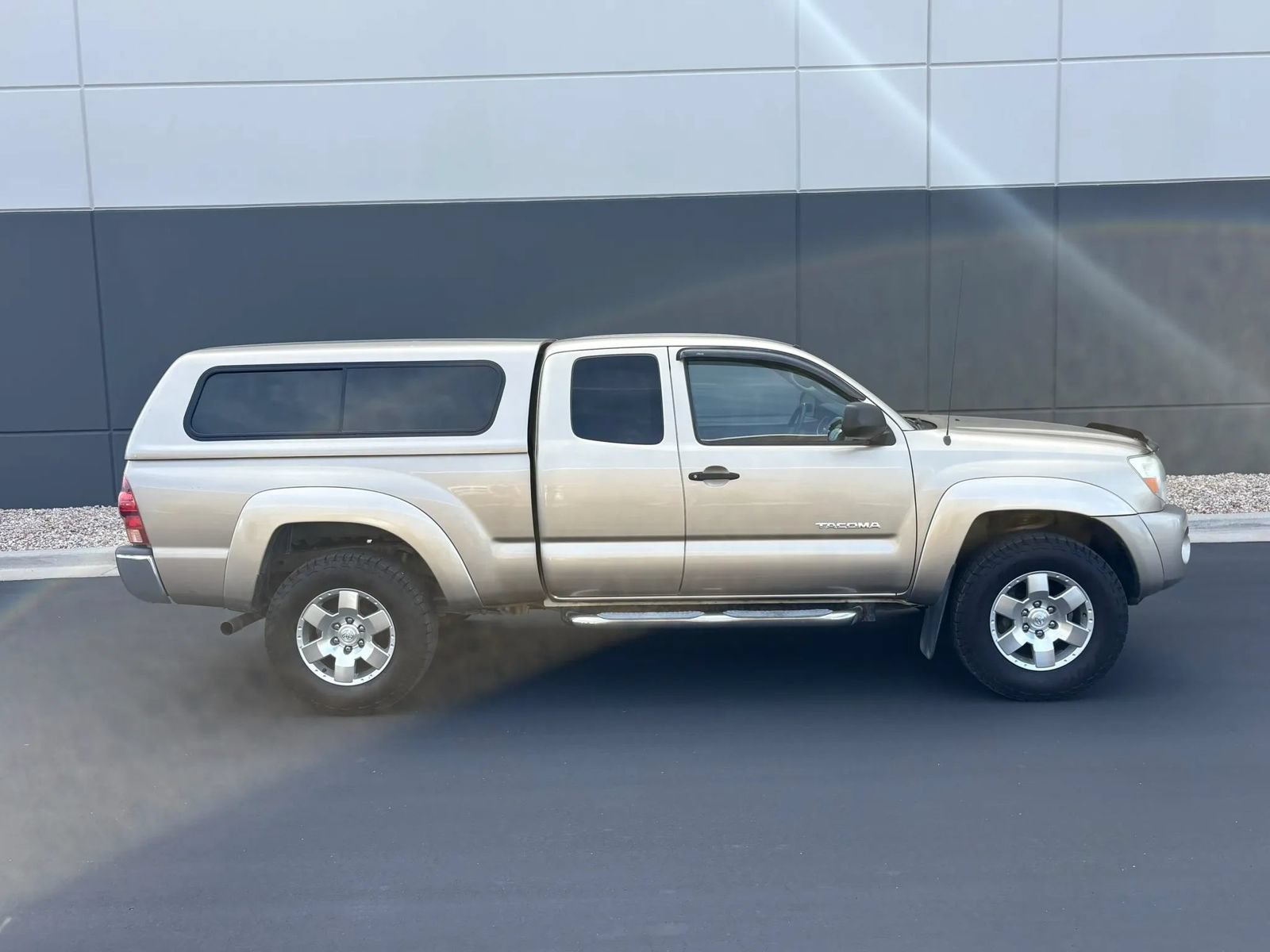 Used 2005 Toyota Tacoma 4x4 Access Cab w/ SR5 Pkg #2 image 6