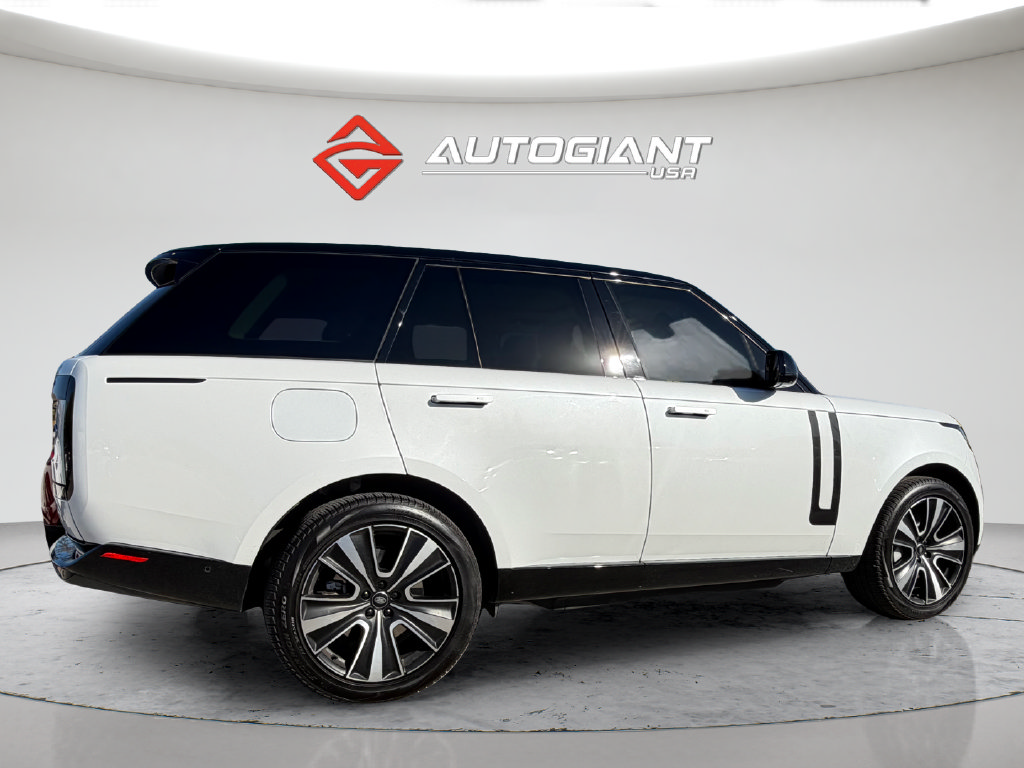 Used 2023 Land Rover Range Rover SE AWD/4WD image 8
