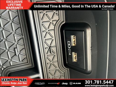 Used 2021 Toyota RAV4 XLE w/ Convenience Package AWD/4WD image 15