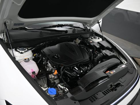 Used 2025 Hyundai Sonata SEL FWD image 23