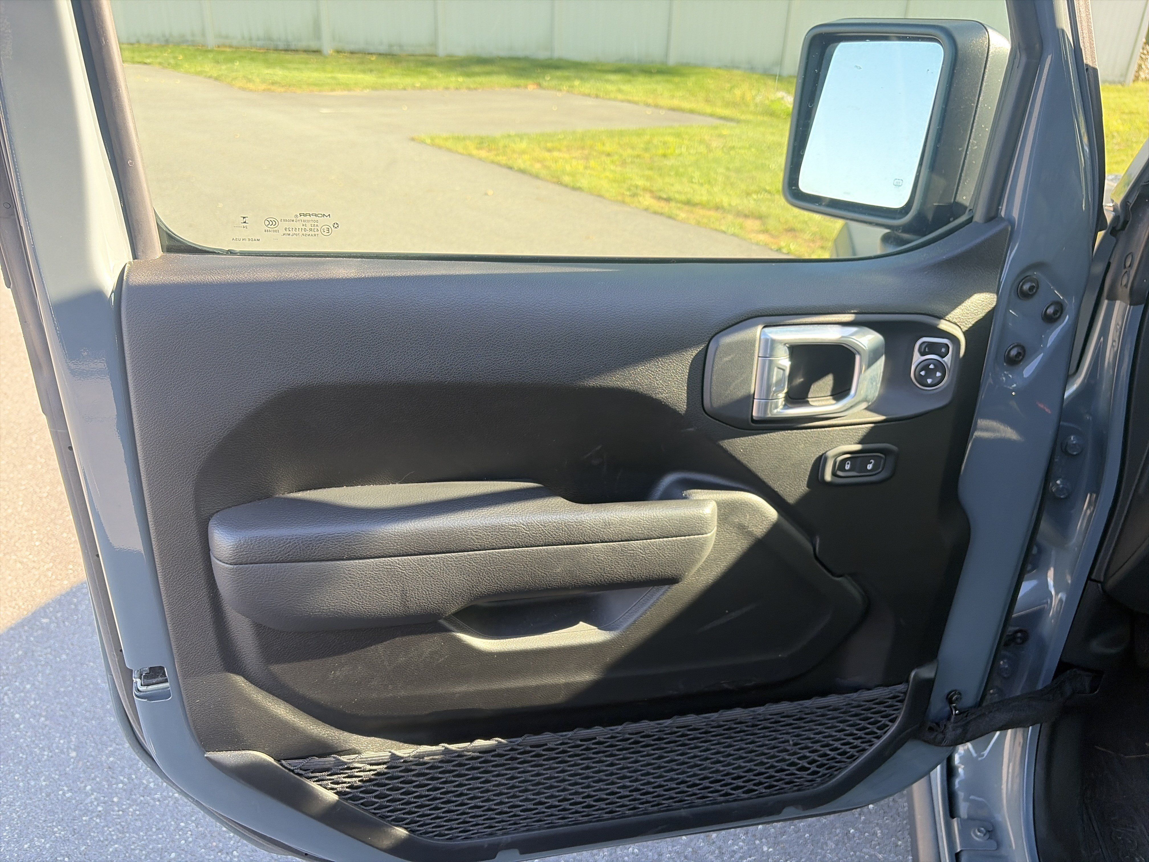 Used 2024 Jeep Wrangler Rubicon AWD/4WD image 17