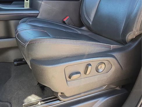 Used 2021 Chevrolet Tahoe RST w/ Luxury Package image 18