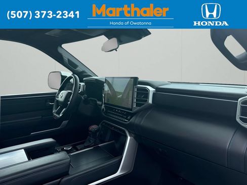 Used 2025 Toyota Sequoia Platinum AWD/4WD image 19