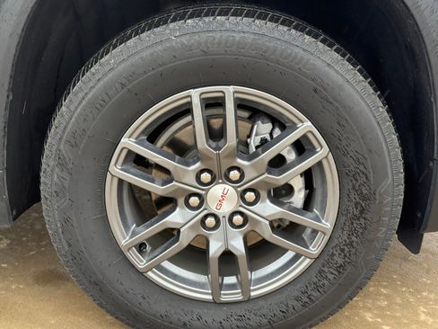 Certified 2025 GMC Acadia Elevation image 10