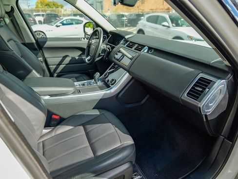 Used 2022 Land Rover Range Rover Sport SE image 34