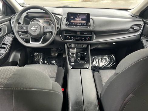Used 2024 Nissan Rogue SV image 31