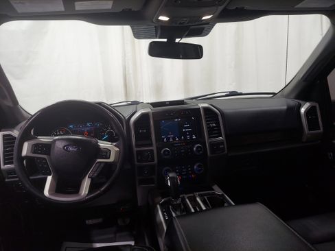 Used 2019 Ford F150 Lariat w/ Equipment Group 502A Luxury AWD/4WD image 15