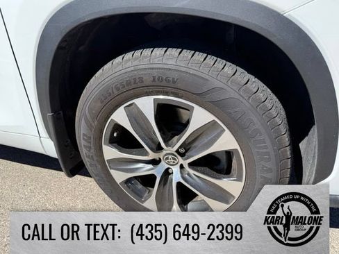Used 2022 Toyota Highlander XLE AWD/4WD image 9