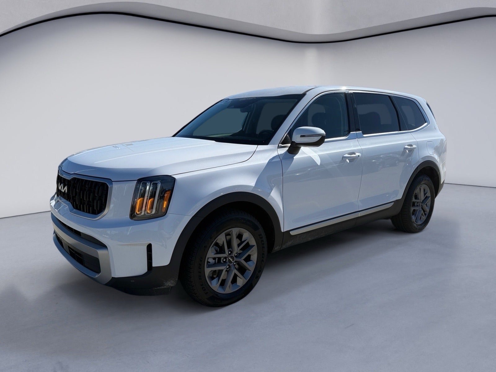 Used 2024 Kia Telluride LX FWD image 1
