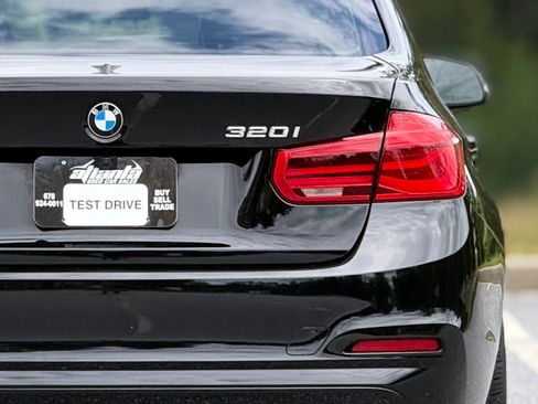 Used 2016 BMW 320i Sedan RWD image 17