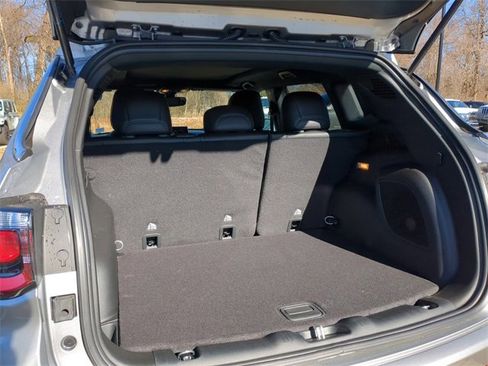 New 2024 Jeep Compass Latitude w/ Sun and Sound Group image 17