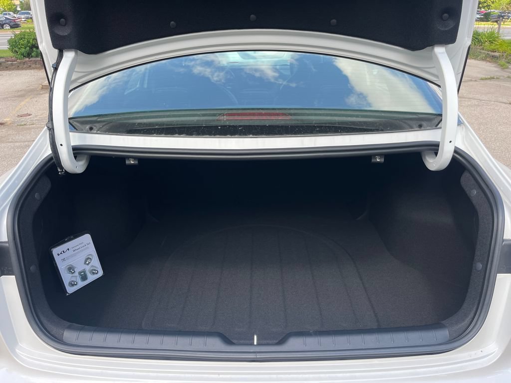 New 2026 Kia K4 GT-Line w/ GT-Line Sunroof Package FWD image 37
