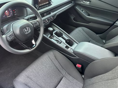 Certified 2025 Honda Accord SE image 4