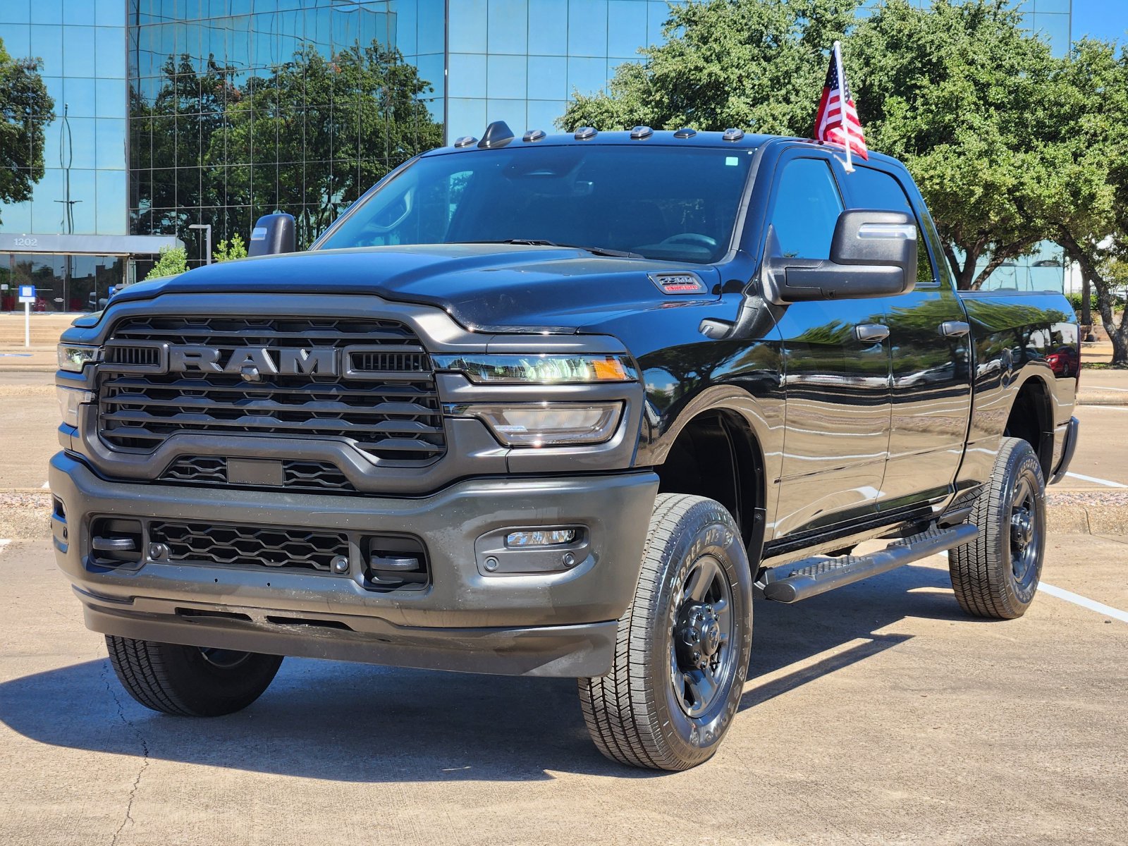 Used 2026 RAM 2500 Tradesman AWD/4WD image 2